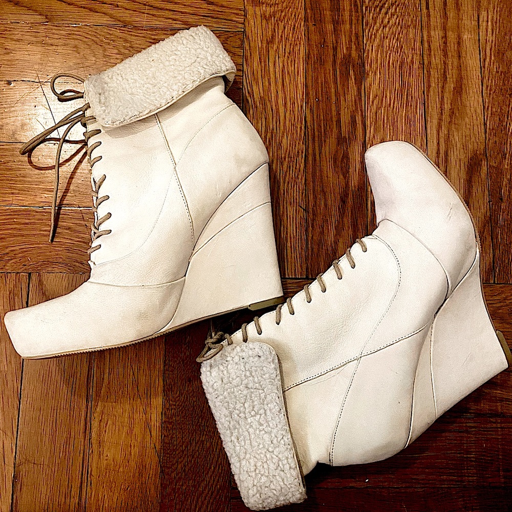 Rachel Roy beige booties